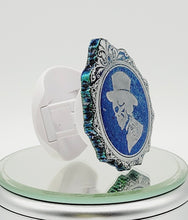 Load image into Gallery viewer, Gothic Sir Skeleton Phone Grip: Color Shift Phone Grip