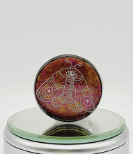 Load image into Gallery viewer, Color Shift Mystical Moth Phone Grip