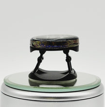 Load image into Gallery viewer, Color Shift Screaming Skull Gothic Phone Grip