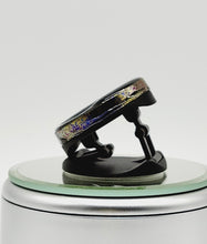 Load image into Gallery viewer, Color Shift Screaming Skull Gothic Phone Grip