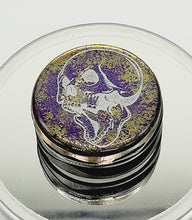 Load image into Gallery viewer, Color Shift Screaming Skull Gothic Phone Grip