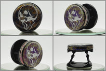 Load image into Gallery viewer, Color Shift Screaming Skull Gothic Phone Grip