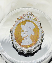 Load image into Gallery viewer, Gothic Sir Skeleton Phone Grip: Color Shift Phone Grip