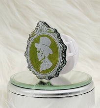 Load image into Gallery viewer, Gothic Sir Skeleton Phone Grip: Color Shift Phone Grip