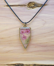 Load image into Gallery viewer, Epoxy Pendant with Dried Pink Flowers
